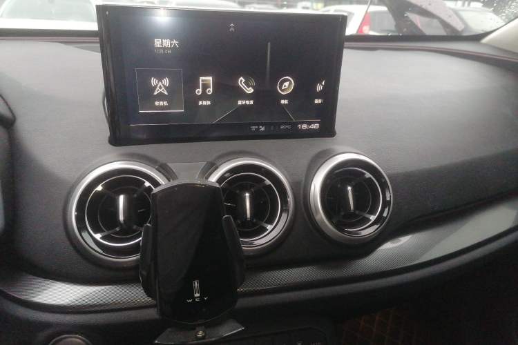 Used Wey VV5 2019 Upgraded Model 2.0T Two-Wheel Drive Flagship Version China V Standard Audio And AC Panel