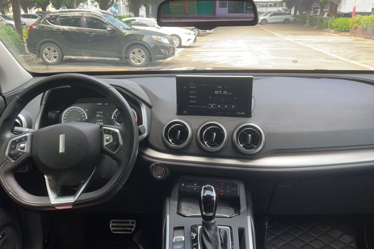 Used Wey VV5 2019 Upgraded Model 2.0T Two-Wheel Drive Flagship Version China V Standard Center Console