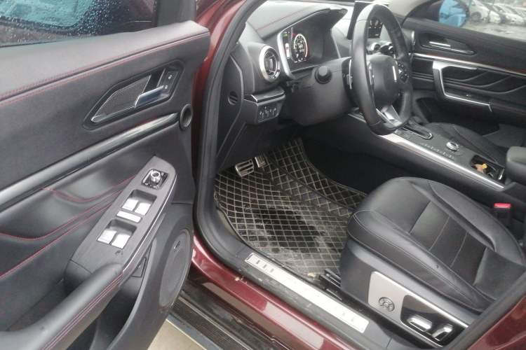 Used Wey VV5 2019 Upgraded Model 2.0T Two-Wheel Drive Flagship Version China V Standard Driver Seat