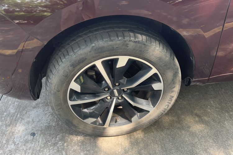 Used Wey VV5 2019 Upgraded Model 2.0T Two-Wheel Drive Flagship Version China V Standard Left Front Wheel Hub