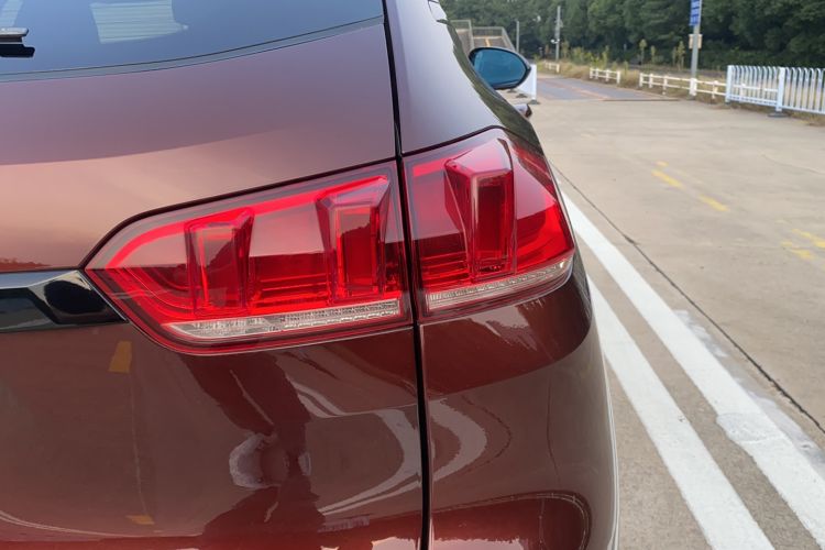 Used Wey VV5 2019 Upgraded Model 2.0T Two-Wheel Drive Flagship Version China V Standard Right Rear Taillight