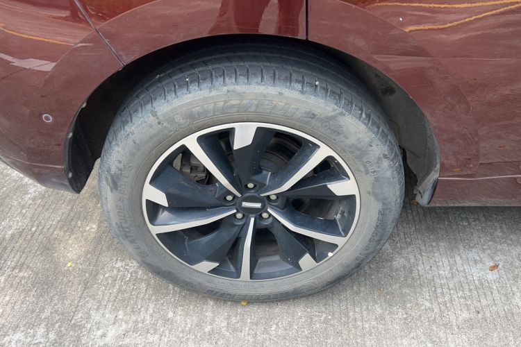 Used Wey VV5 2019 Upgraded Model 2.0T Two-Wheel Drive Flagship Version China V Standard Right Rear Wheel Hub