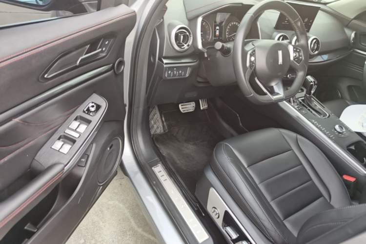 Used Wey VV5 2019 Upgraded Model 2.0T Two-Wheel Drive Ultra-Luxury Version China V Standard Driver Seat