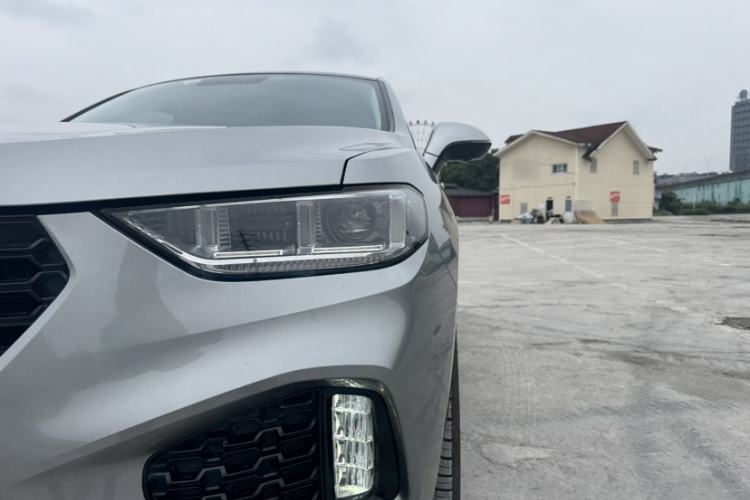 Used Wey VV5 2019 Upgraded Model 2.0T Two-Wheel Drive Ultra-Luxury Version China V Standard Exterior 12