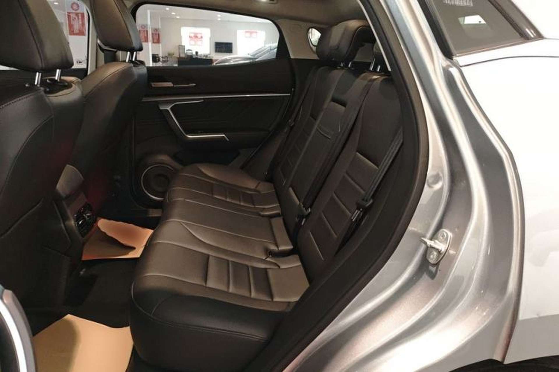 Used Wey VV5 2019 1.5T Two-Wheel Drive Color Pioneer Interior 4