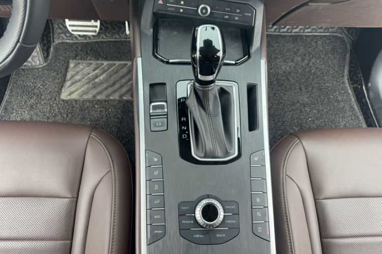 Used Wey VV5 2019 Upgraded Model 2.0T Two-Wheel Drive Ultra-Luxury Version China V Standard Interior 9