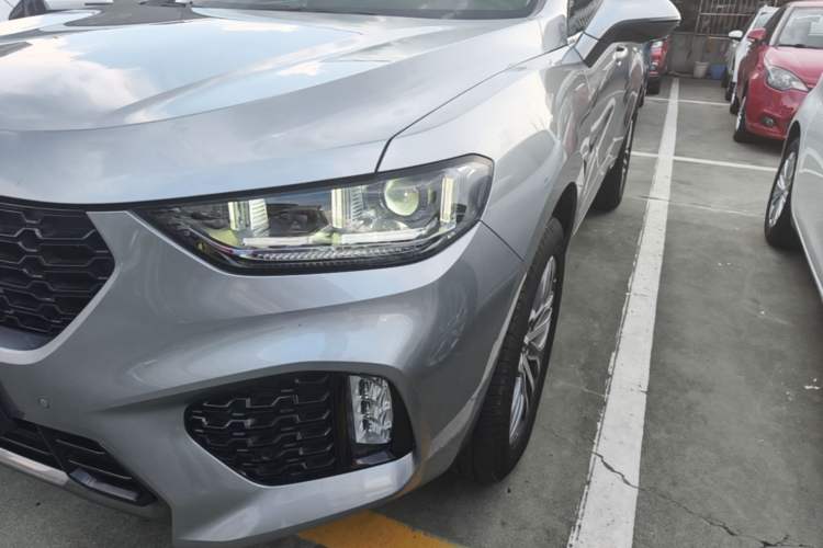 Used Wey VV5 2019 Upgraded Model 2.0T Two-Wheel Drive Ultra-Luxury Version China V Standard Left Front Headlight
