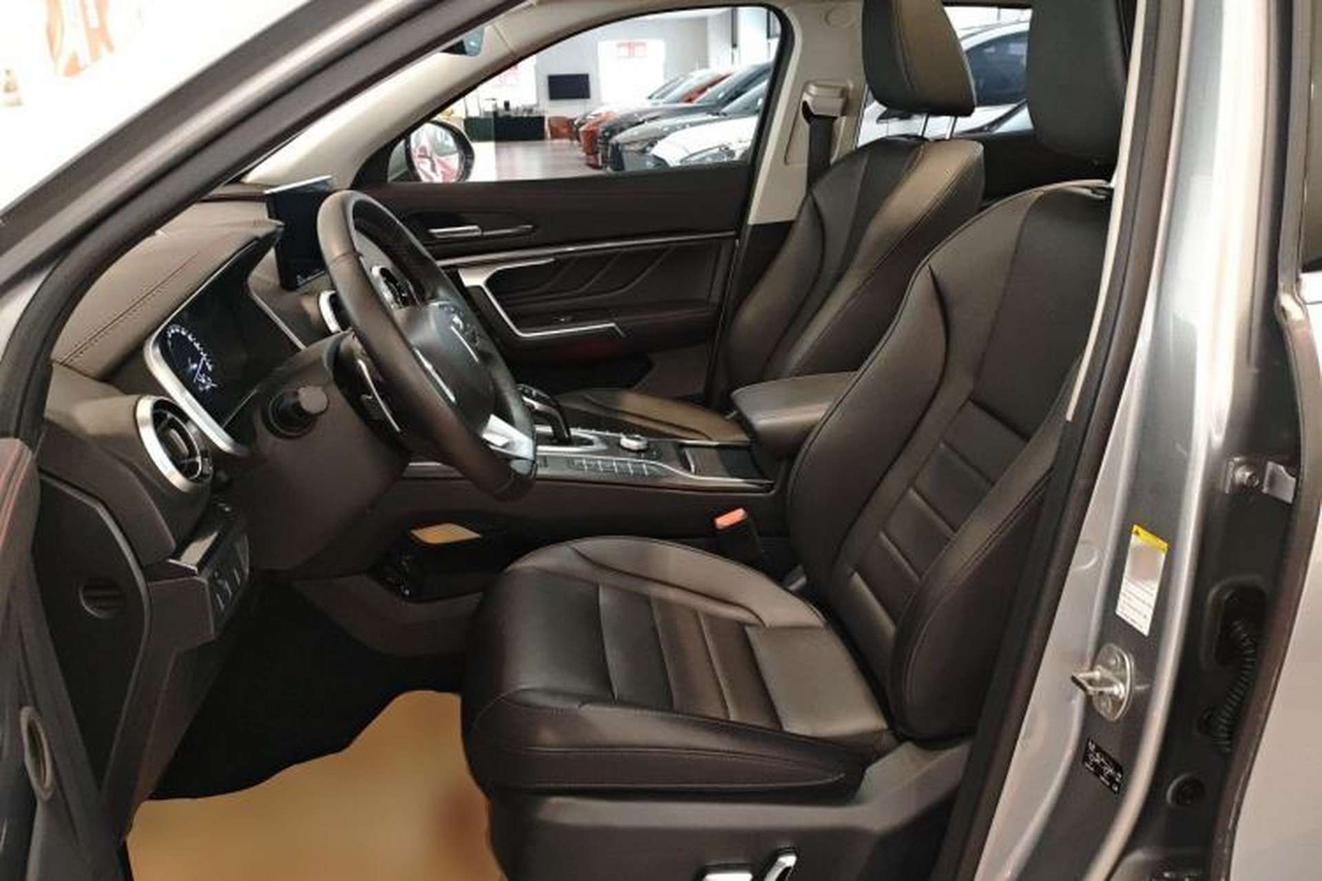 Used Wey VV5 2019 1.5T Two-Wheel Drive Color Pioneer Left Front Seat