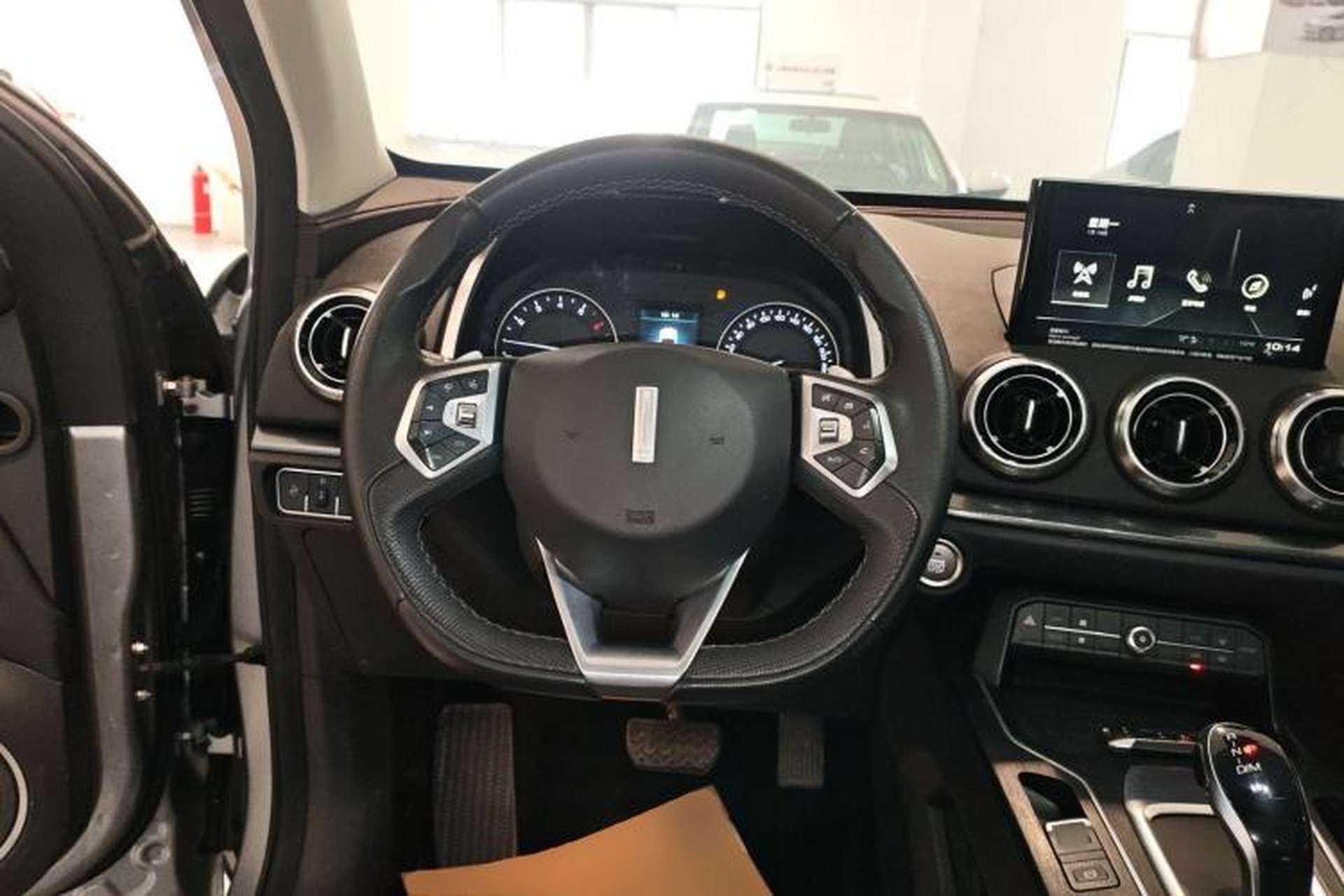 Used Wey VV5 2019 1.5T Two-Wheel Drive Color Pioneer Steering Wheel