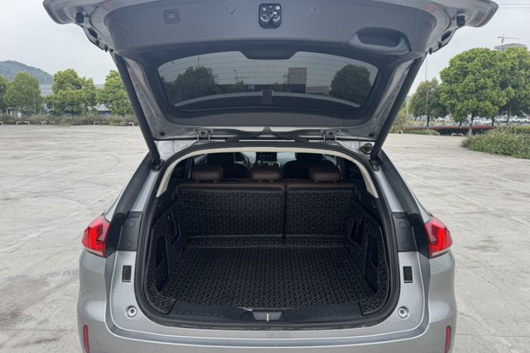 Used Wey VV5 2019 Upgraded Model 2.0T Two-Wheel Drive Ultra-Luxury Version China V Standard Trunk