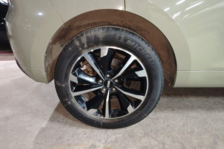 Used Wey VV5 2019 1.5T Two-Wheel Drive Smart Pioneer Right Rear Wheel Hub