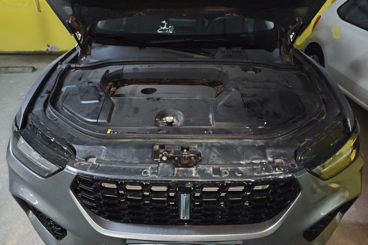 Used Wey VV5 2019 Upgraded Model 2.0T Two-Wheel Drive Flagship Version China V Standard Engine Bay