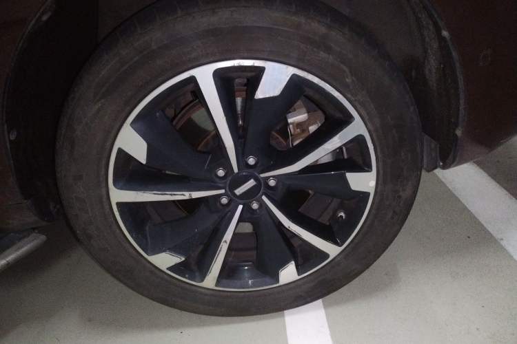 Used Wey VV5 2019 Upgraded Model 2.0T Two-Wheel Drive Flagship Version China V Standard Right Front Wheel Hub