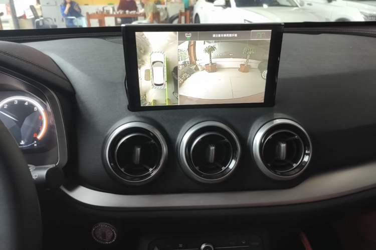 Used Wey VV5 2019 1.5T Two-Wheel Drive Smart Pioneer Audio And AC Panel