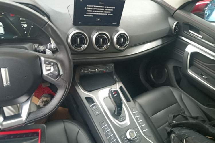 Used Wey VV5 2019 1.5T Two-Wheel Drive Smart Pioneer Audio And AC Panel