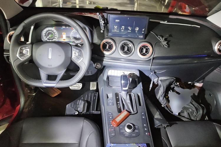 Used Wey VV5 2019 Upgraded Model 2.0T Two-Wheel Drive Flagship Version China V Standard Center Console
