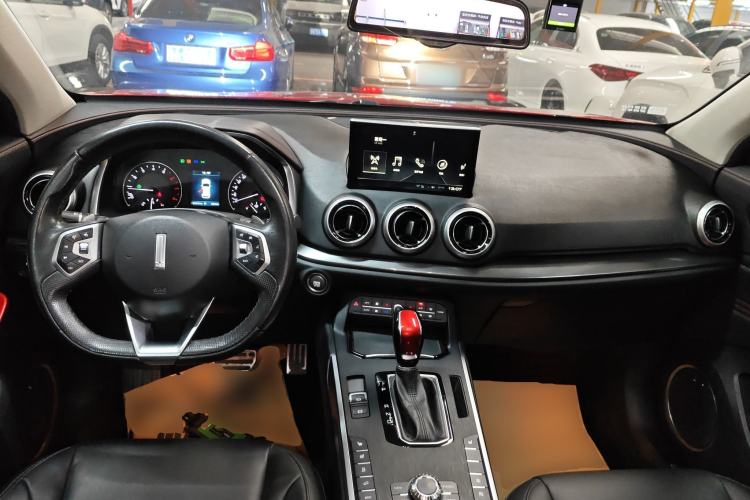 Used Wey VV5 2019 Upgraded Model 2.0T Two-Wheel Drive Ultra-Luxury Version China VI Standard Center Console