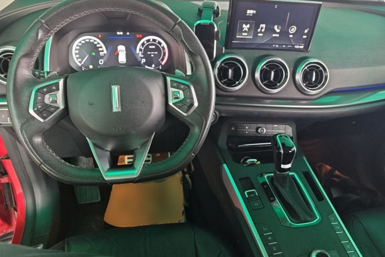 Used Wey VV5 2019 Upgraded Model 2.0T Two-Wheel Drive Flagship Version China VI Standard Center Console