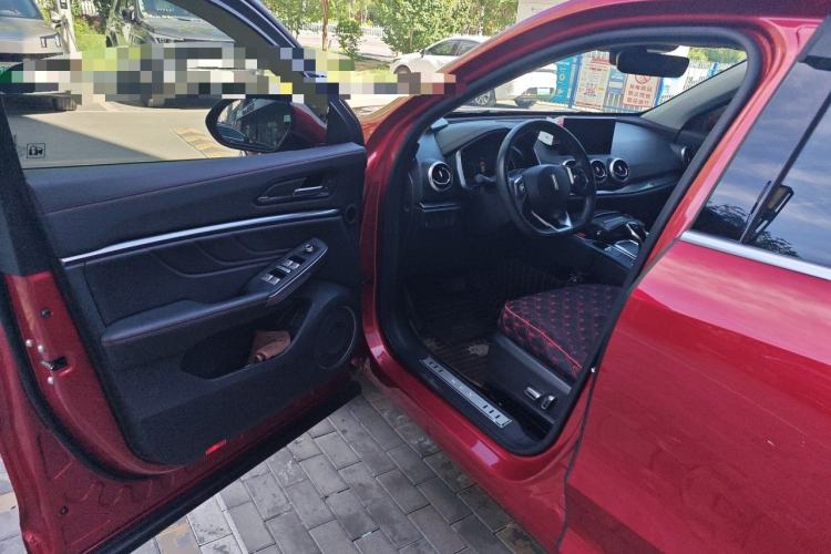 Used Wey VV5 2019 1.5T Two-Wheel Drive Color Pioneer Driver Seat