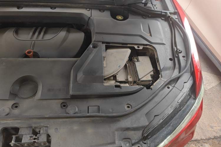 Used Wey VV5 2019 1.5T Two-Wheel Drive Smart Pioneer Engine Bay Left