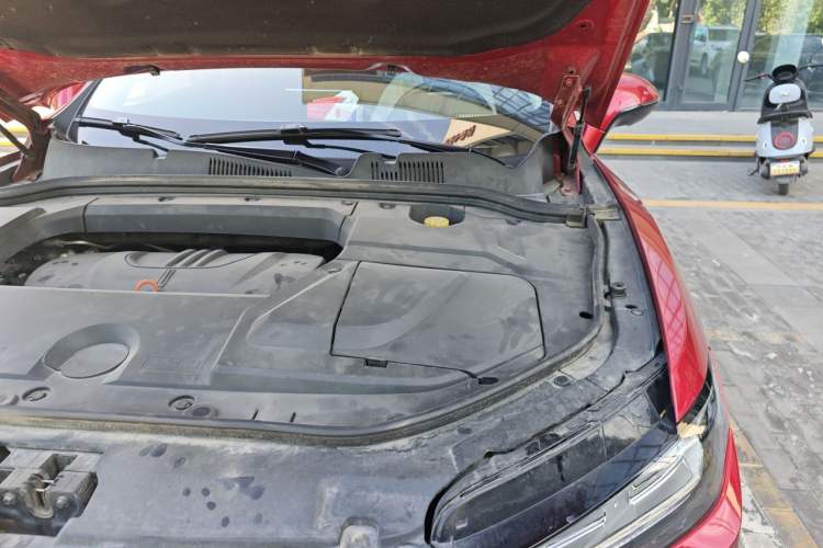 Used Wey VV5 2019 1.5T Two-Wheel Drive Color Pioneer Engine Bay Left