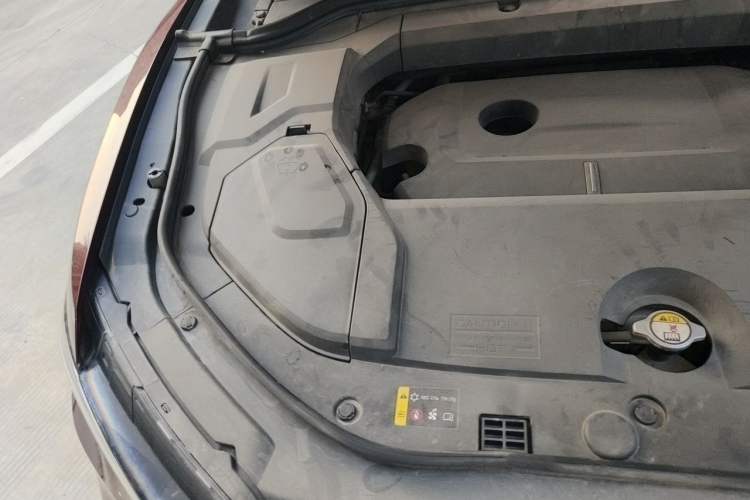 Used Wey VV5 2019 Upgraded Model 2.0T Two-Wheel Drive Ultra-Luxury Version China V Standard Engine Bay Right