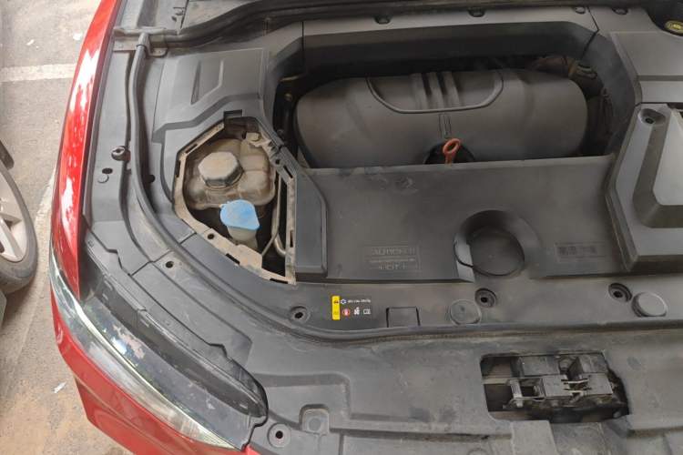 Used Wey VV5 2019 1.5T Two-Wheel Drive Smart Pioneer Engine Bay Right