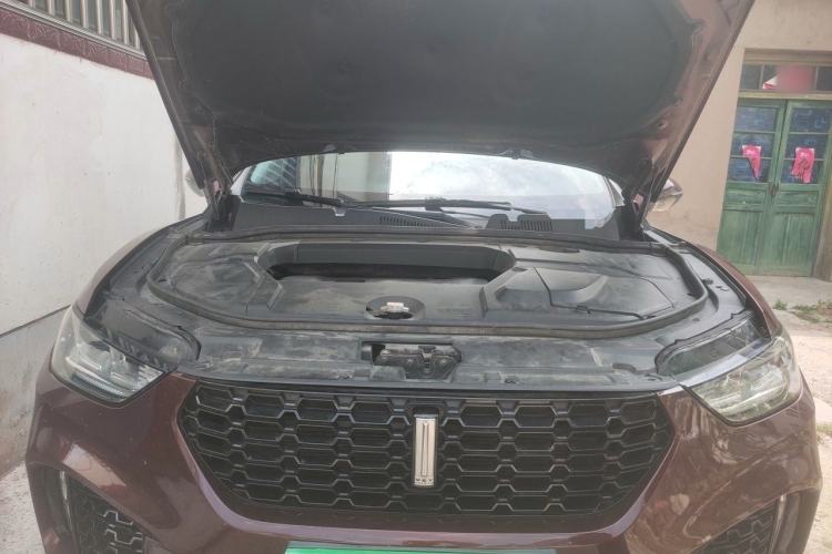 Used Wey VV5 2019 Upgraded Model 2.0T Two-Wheel Drive Flagship Version China V Standard Engine Bay