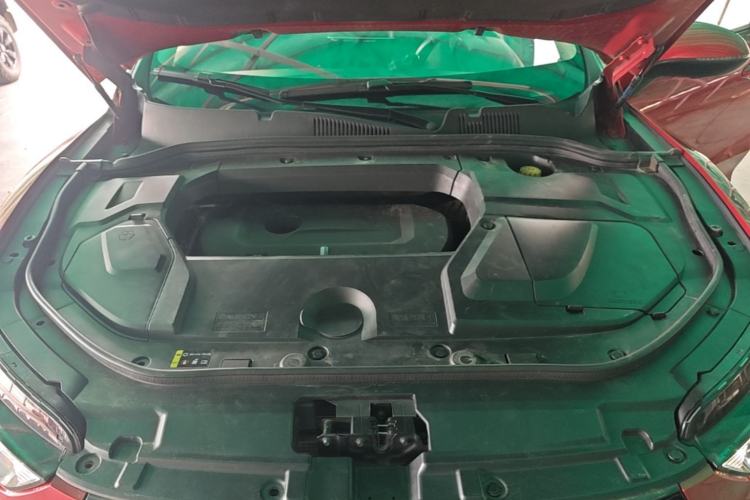Used Wey VV5 2019 Upgraded Model 2.0T Two-Wheel Drive Flagship Version China VI Standard Engine Bay