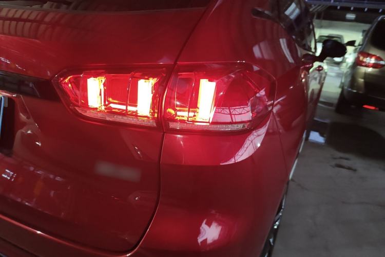 Used Wey VV5 2019 Upgraded Model 2.0T Two-Wheel Drive Flagship Version China V Standard Exterior 3