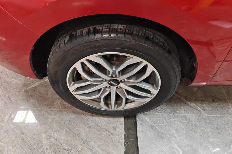 Used Wey VV5 2019 Upgraded Model 2.0T Two-Wheel Drive Ultra-Luxury Version China VI Standard Exterior 4