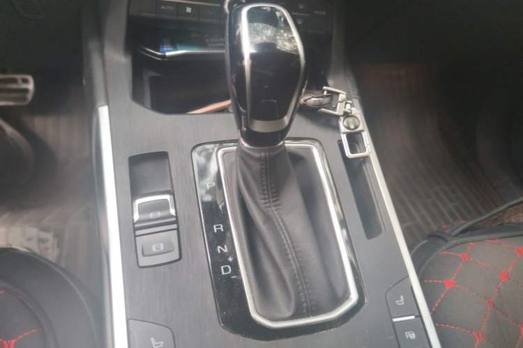Used Wey VV5 2019 Upgraded Model 2.0T Two-Wheel Drive Flagship Version China V Standard Gear Lever