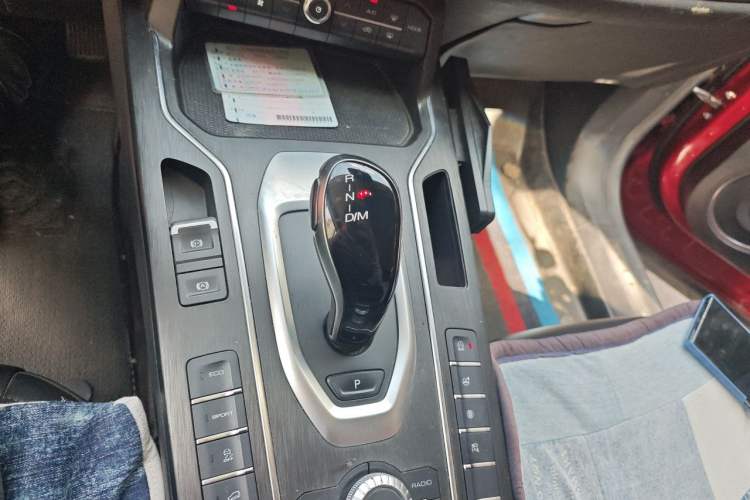 Used Wey VV5 2019 1.5T Two-Wheel Drive Smart Pioneer Gear Lever