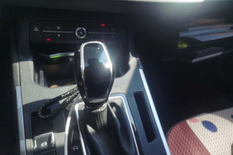 Used Wey VV5 2019 Upgraded Model 2.0T Four-Wheel Drive Flagship Version China V Standard Gear Lever