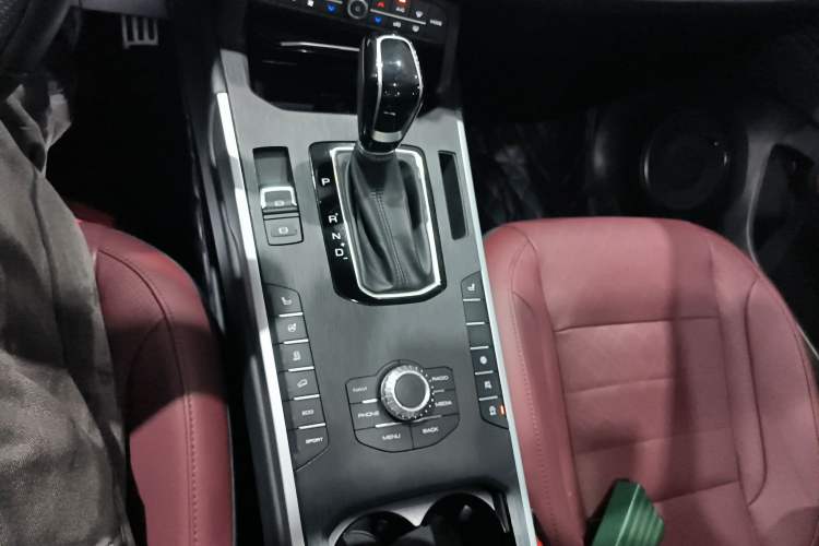 Used Wey VV5 2019 Upgraded Model 2.0T Two-Wheel Drive Ultra-Luxury Version China VI Standard Gear Lever