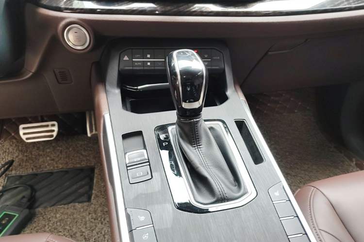 Used Wey VV5 2019 Upgraded Model 2.0T Two-Wheel Drive Ultra-Luxury Version China V Standard Gear Lever