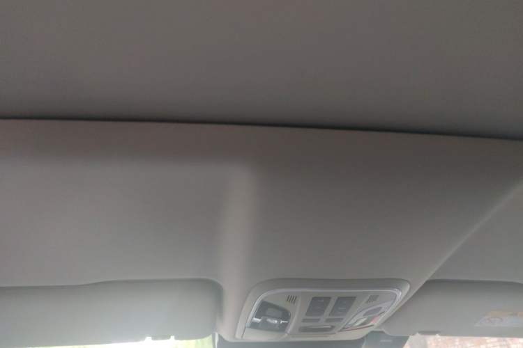 Used Wey VV5 2019 Upgraded Model 2.0T Two-Wheel Drive Flagship Version China V Standard Headliner