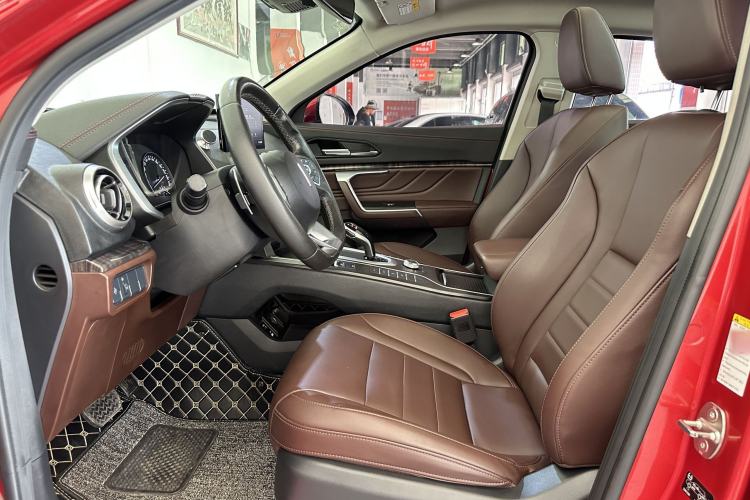 Used Wey VV5 2019 1.5T Two-Wheel Drive Color Pioneer Interior 2