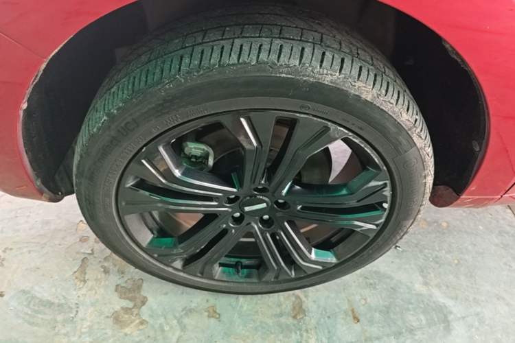 Used Wey VV5 2019 Upgraded Model 2.0T Two-Wheel Drive Flagship Version China VI Standard Left Front Wheel Hub