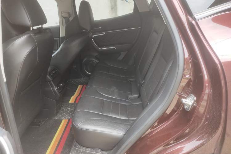 Used Wey VV5 2019 Upgraded Model 2.0T Two-Wheel Drive Flagship Version China V Standard Left Rear Seat