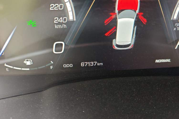 Used Wey VV5 2019 1.5T Two-Wheel Drive Smart Pioneer Odometer Close Up