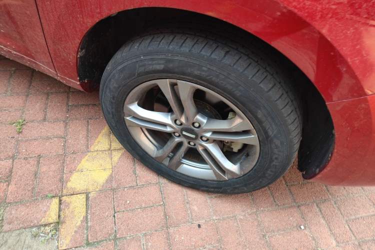 Used Wey VV5 2019 1.5T Two-Wheel Drive Smart Pioneer Right Front Wheel Hub