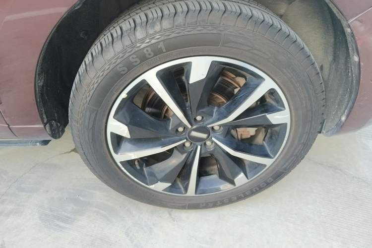 Used Wey VV5 2019 Upgraded Model 2.0T Two-Wheel Drive Ultra-Luxury Version China V Standard Right Front Wheel Hub