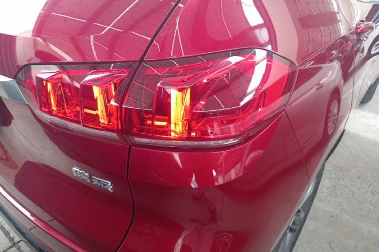 Used Wey VV5 2019 1.5T Two-Wheel Drive Smart Pioneer Right Rear Taillight