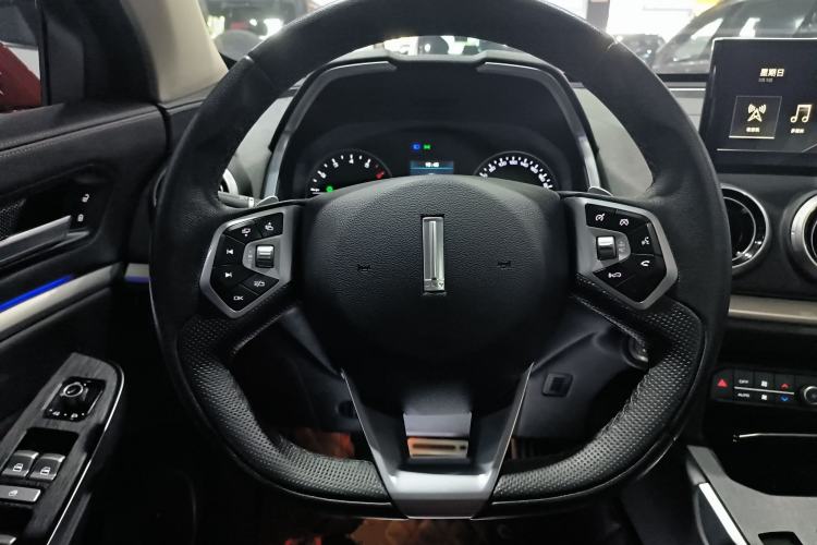 Used Wey VV5 2019 Upgraded Model 2.0T Two-Wheel Drive Ultra-Luxury Version China VI Standard Steering Wheel