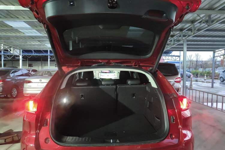 Used Wey VV5 2019 Upgraded Model 2.0T Two-Wheel Drive Flagship Version China V Standard Trunk