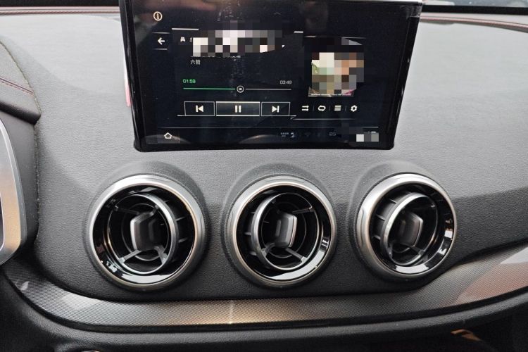 Used Wey VV5 2019 Upgraded Model 2.0T Two-Wheel Drive Ultra-Luxury Version China V Standard Audio And AC Panel
