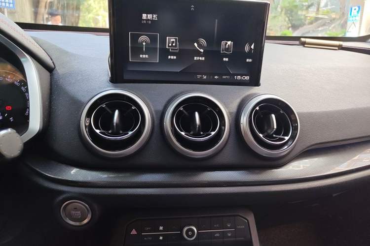 Used Wey VV5 2019 Upgraded Model 2.0T Two-Wheel Drive Ultra-Luxury Version China VI Standard Audio And AC Panel