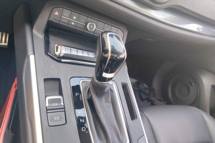 Used Wey VV5 2019 Upgraded Model 2.0T Two-Wheel Drive Ultra-Luxury Version China VI Standard Gear Lever