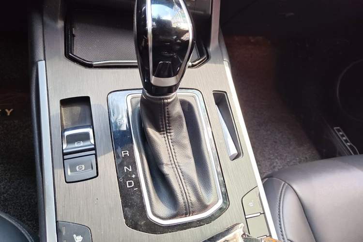 Used Wey VV5 2019 Upgraded Model 2.0T Two-Wheel Drive Ultra-Luxury Version China VI Standard Gear Lever